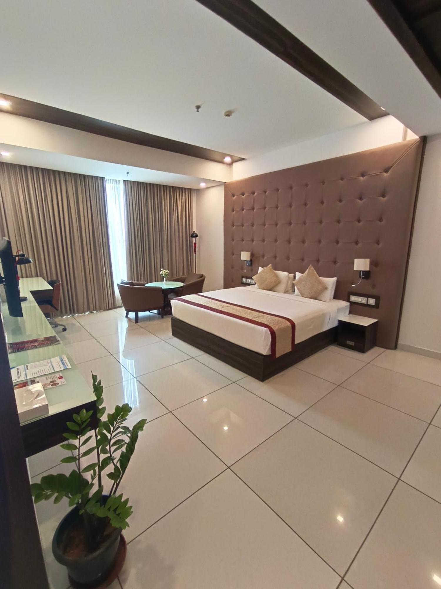 Blue Serene Resort Guruvāyūr Extérieur photo